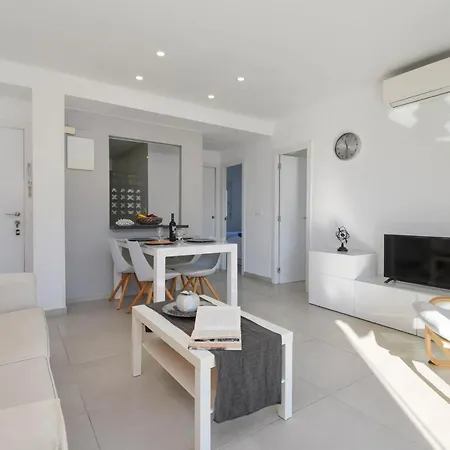Sunnybeach By Aguilarent Apartment